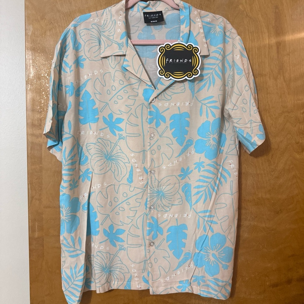 FRIENDS TV Show Hawaiian Style Men’s Size M, Button Shirt, New With Tags